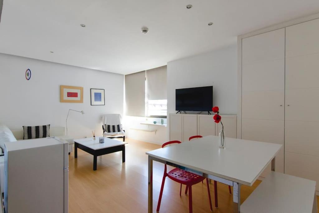 Beautiful Flat A Stone'S Throw From The Retiro-Vill Lägenhet Madrid Exteriör bild